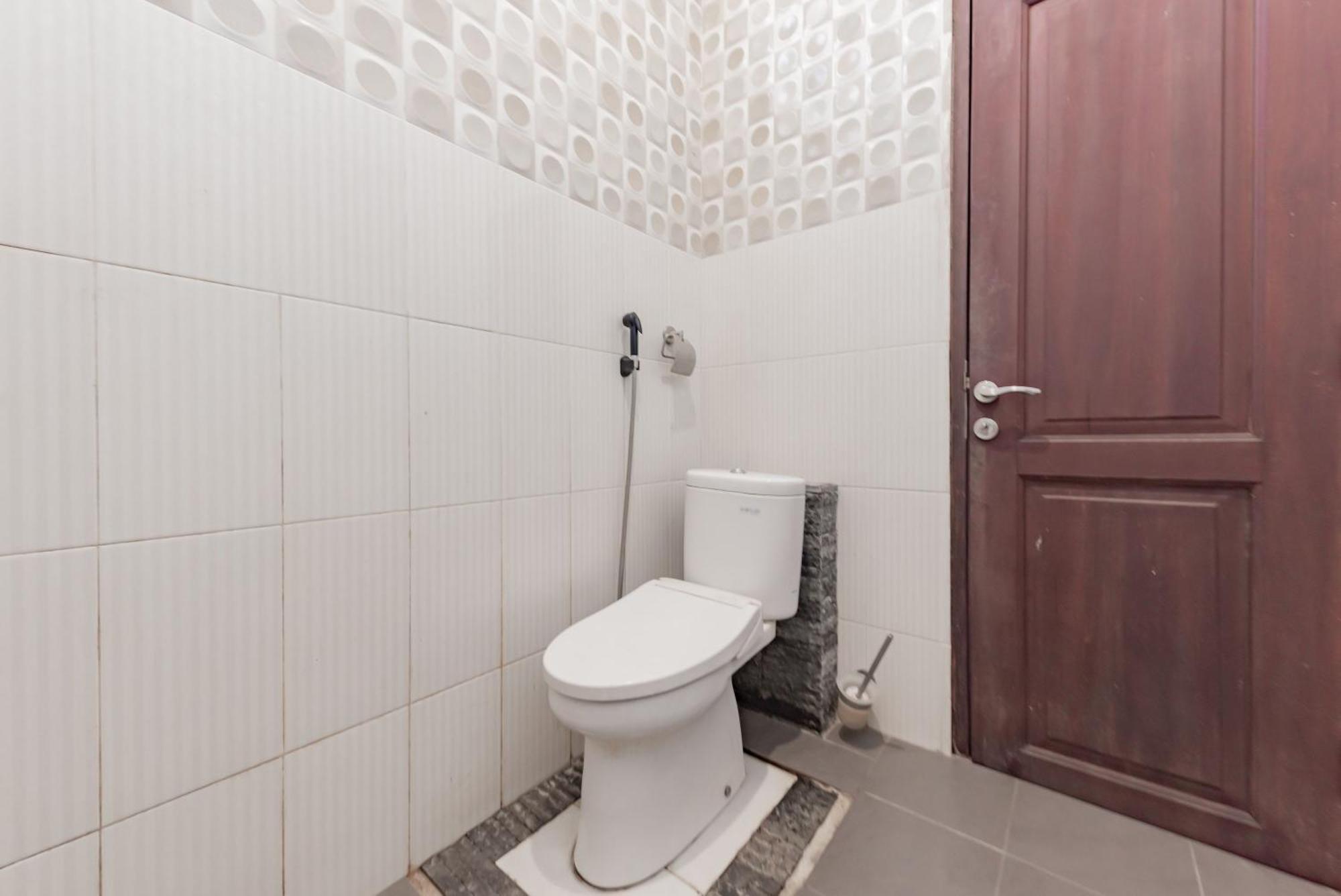 Reddoorz Near Gor Sempaja Samarinda Ξενοδοχείο Δωμάτιο φωτογραφία